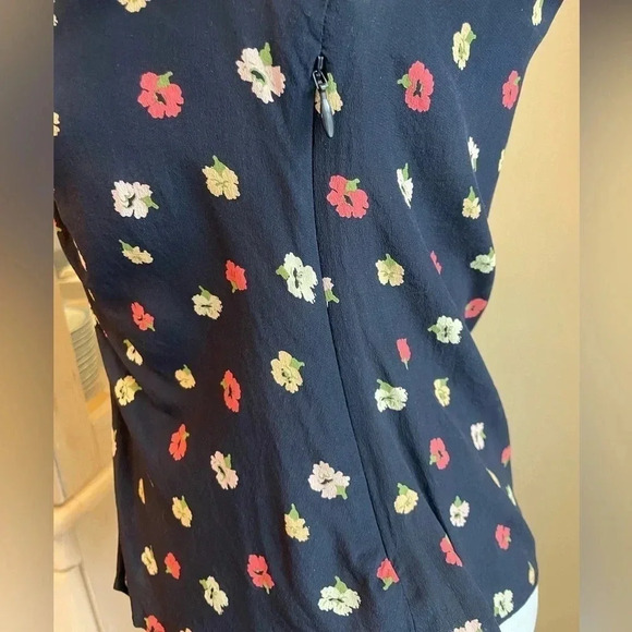 Madewell 100% silk floral blouse size 2 - Picture 4 of 8